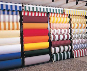 پرده برزنتی راه راه ضد آب در ارتفاع 2 متر و 40 سانت در عرض 2 متر و 60 سانت