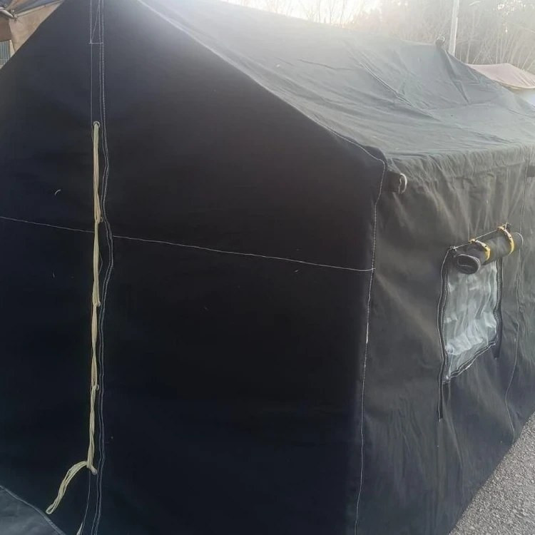 چادر مسافرتی خیمه 2 در 3 جنس برزنتی و لوله گاز همراه با جای لوله بخاری کپی